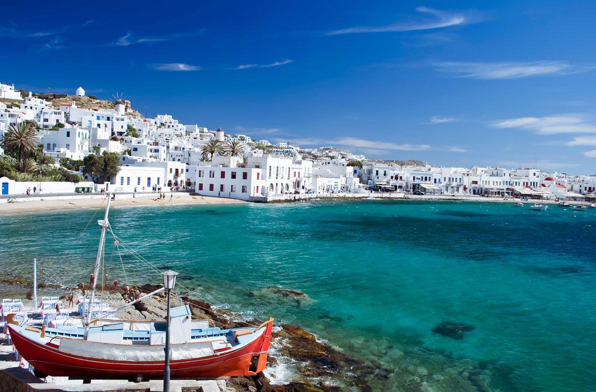 Paros-nelle-Cicladi-paese-e-mare